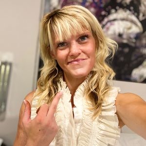 Meet your Posher, Rheisa